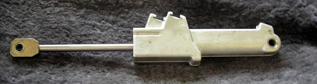 FABRIC RETAINING BOW CYLINDER – RIGHT : 1 per car